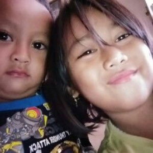 Neni Heryani profile icon