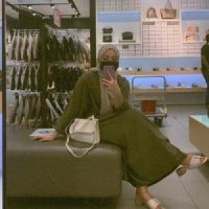 Amira Syahira profile icon