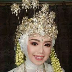Yuzniar Efendi Putri profile icon