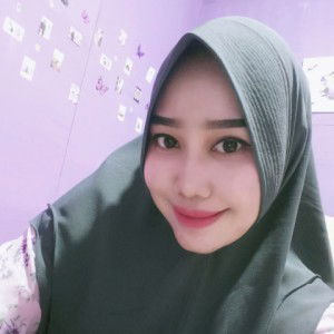 Lestari Febriani profile icon