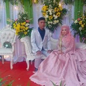 Ratna Noviana profile icon