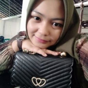 Resti Oktafiani profile icon