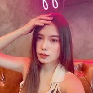 Praew Jirada profile icon