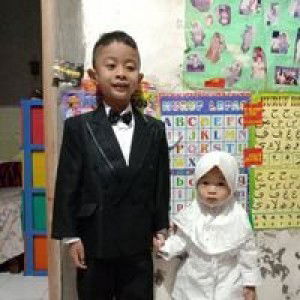 Yulie Cahyu Angraeni profile icon