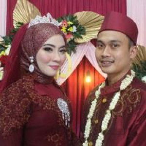 Dewi Melanawati profile icon