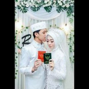 Ajeng Lestari profile icon