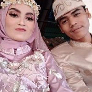 Dwi Wahyuni profile icon