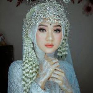 Lulu Ilmaknun profile icon