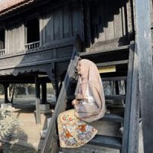 Hasmira Hanif profile icon