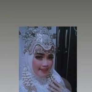 Putri Pertama profile icon