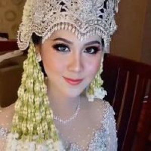 Susmia Febriyanti profile icon