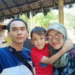 Rista Retnawati profile icon