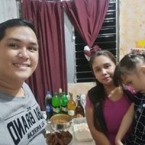 Lynsey Begona Ariola profile icon