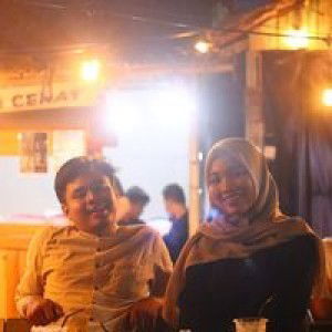 Dewi Sinta Apriyanti profile icon