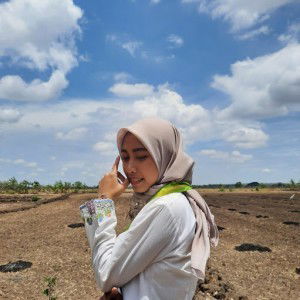 Siti Khoiriyah profile icon