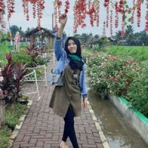 Yulianasari Padang profile icon