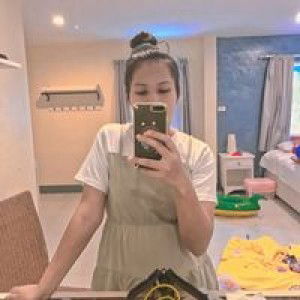 Aom Sutida profile icon