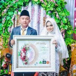 Ajeng Nur Nur profile icon