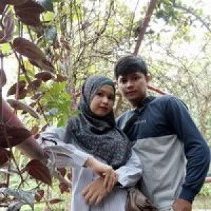 Dini Lestari profile icon