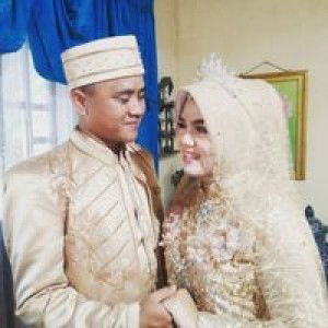 Resti Mawarni profile icon