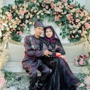 Nik Amalina profile icon