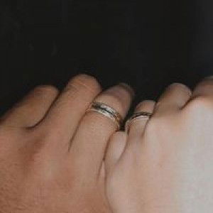 evi pitriyani profile icon