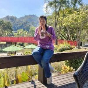 Nok Chanok profile icon