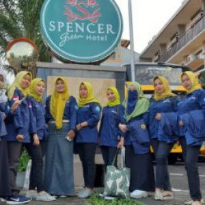 Riska Fauziah profile icon