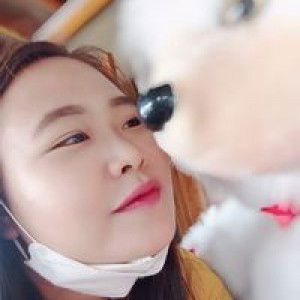 ชื่อ อ. อุ๋มอิ๋ม profile icon