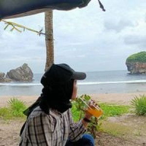 Henny Widiastuti profile icon