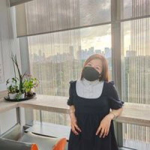 Jenny Bee profile icon