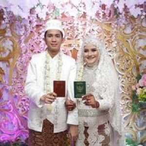 Novi Apriyani Taslim profile icon