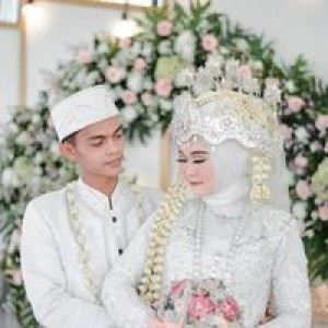 Rini Larasati profile icon