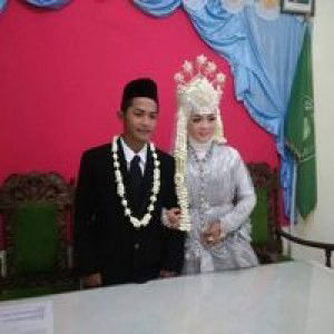 Indah Ayu Shely profile icon