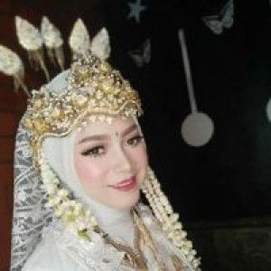 Bulan Prihartini profile icon