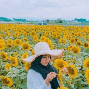 Della Christia profile icon