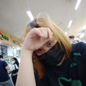 Uvelyn Escobal profile icon