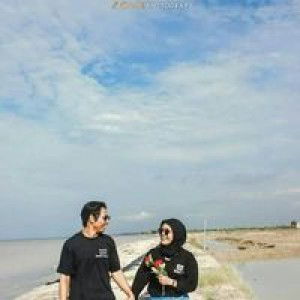 Dewi Yulia Rahmat profile icon