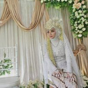 Santi Lestari profile icon