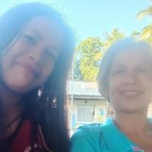 Lolerie Paz profile icon