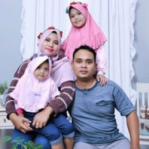 Tuti Widia profile icon