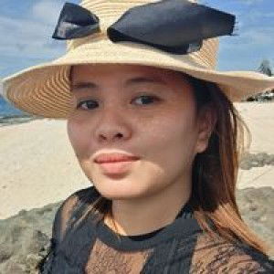 Iezl Larde Lona profile icon