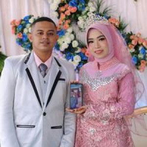 Indah Emon profile icon