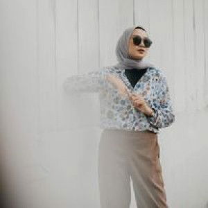 Reny Safitry profile icon