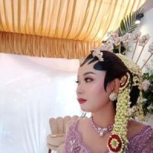 Hyunii Yunia profile icon