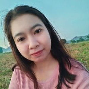 Fon Suthita profile icon