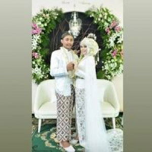 Aning Widyaningsih Ungu profile icon