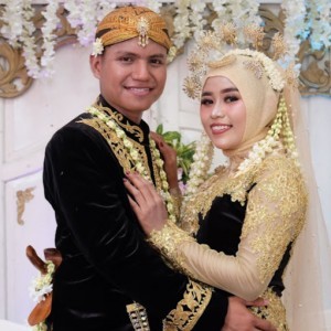 Novita Dwi Amandani profile icon