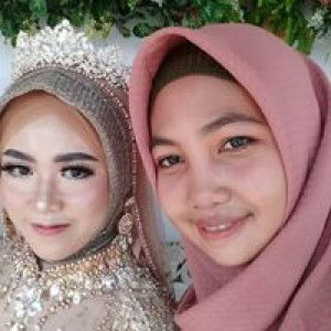 Ayu Safitri profile icon