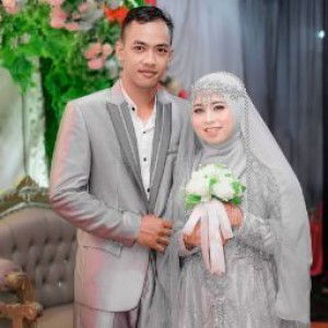 Retno Sari profile icon